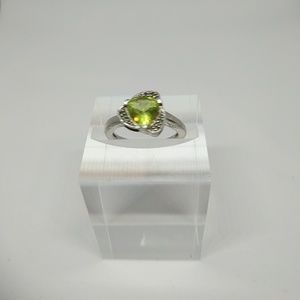 Trillion cut Peridot 5